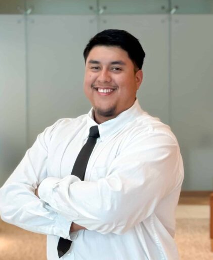 Gustavo Valadez 2024 Headshot-3